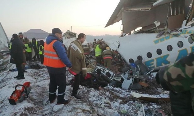 哈萨克斯坦一架客机失事至少7人遇难