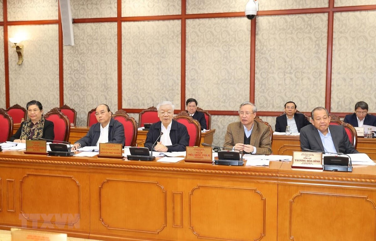 越共中央总书记、国家主席阮富仲主持召开政治局会议