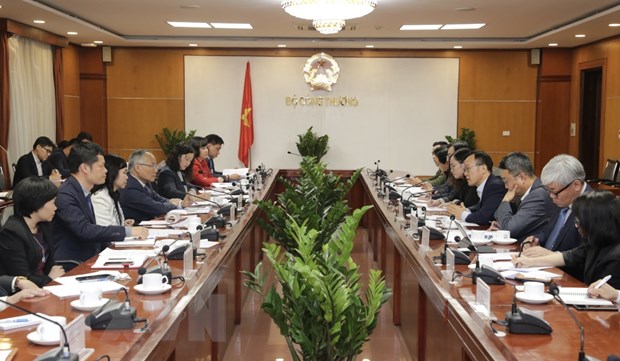越韩力争至2020年双边贸易额达1000亿美元