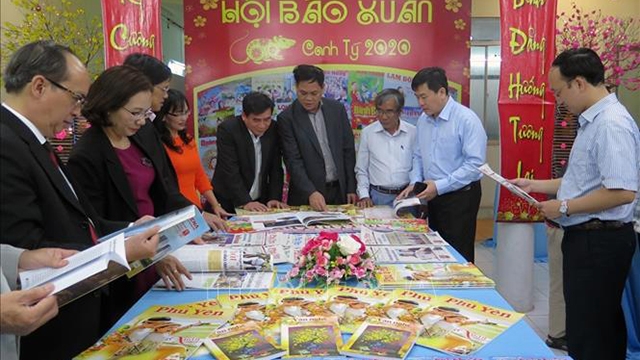 全国各地纷纷举行越南共产党建党90周年纪念活动