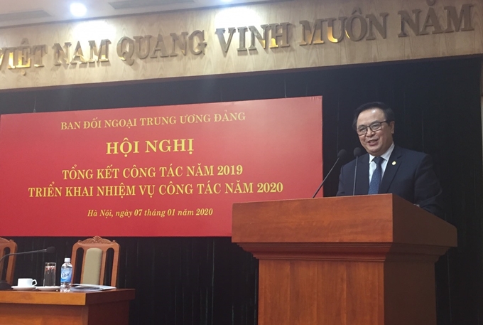 主动促进党的对外工作