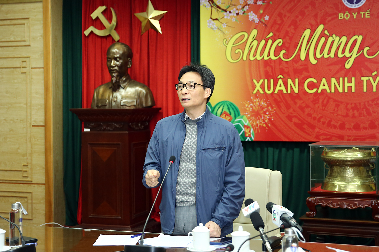 武德儋副总理：越南正把新型冠状病毒感染的肺炎疫情控制好