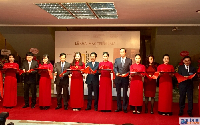 “越南共产党90周年——辉煌征程”专题展在河内举行