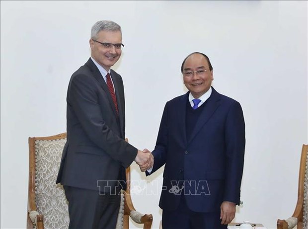政府总理阮春福会见法国驻越大使尼古拉斯•华纳