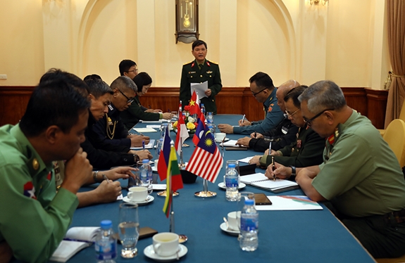 越南积极展开东盟防长非正式会议期间的防疫保障工作