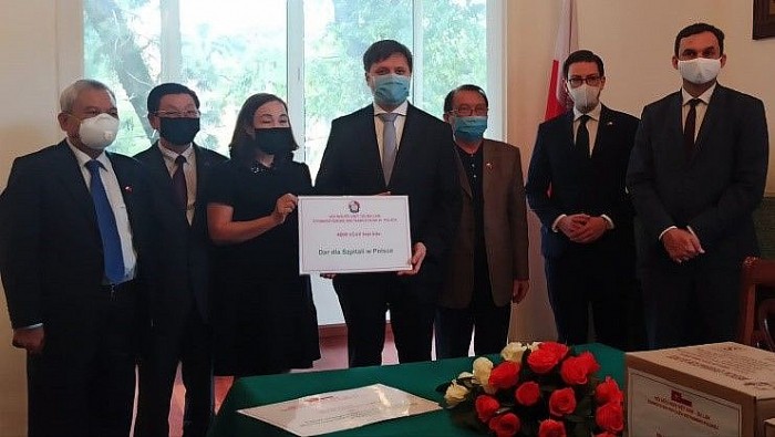 越南人民向波兰捐赠医护用品