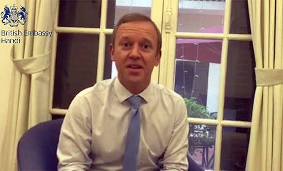 英国驻越大使感谢越南政府和医务人员为英国游客提供帮助