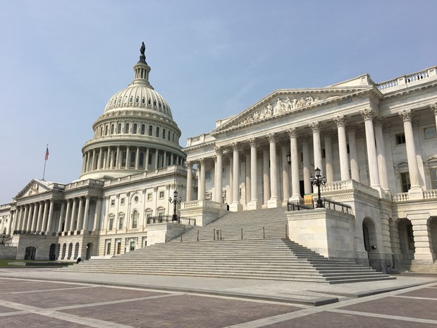 美国国会参议院投票通过第二轮新冠病毒救助法案