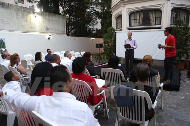 越古两国进一步加强友好情义