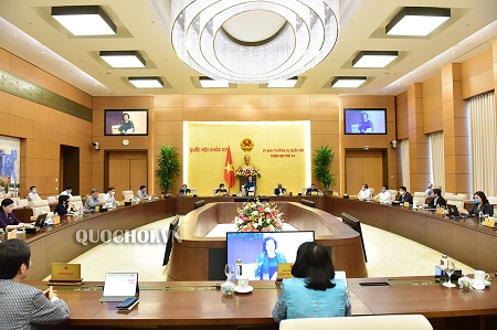 第十四届国会常委会第44次会议闭幕
