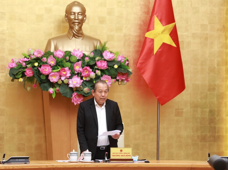 张和平副总理：贯彻落实政府关于简化行政手续的计划