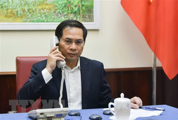 越南与各伙伴就新冠肺炎疫情防控分享经验和提出措施