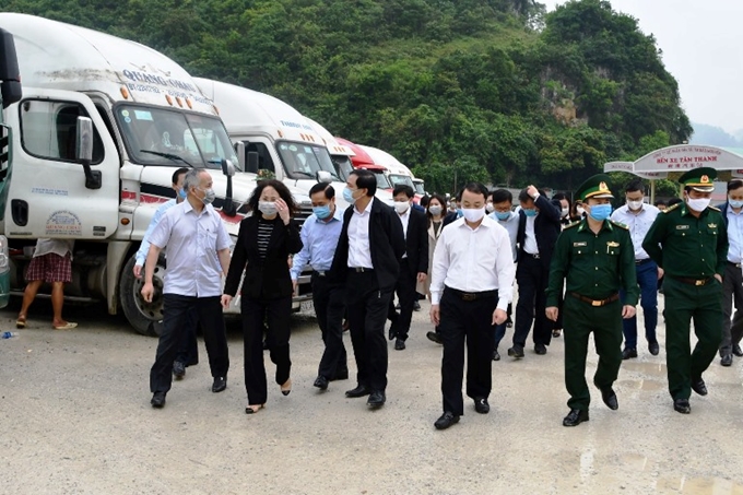 致力改善口岸功能 提高口岸货物通关能力