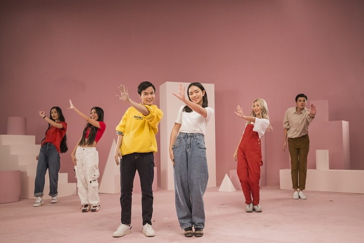 越南歌手对一次性塑料制品说“不”