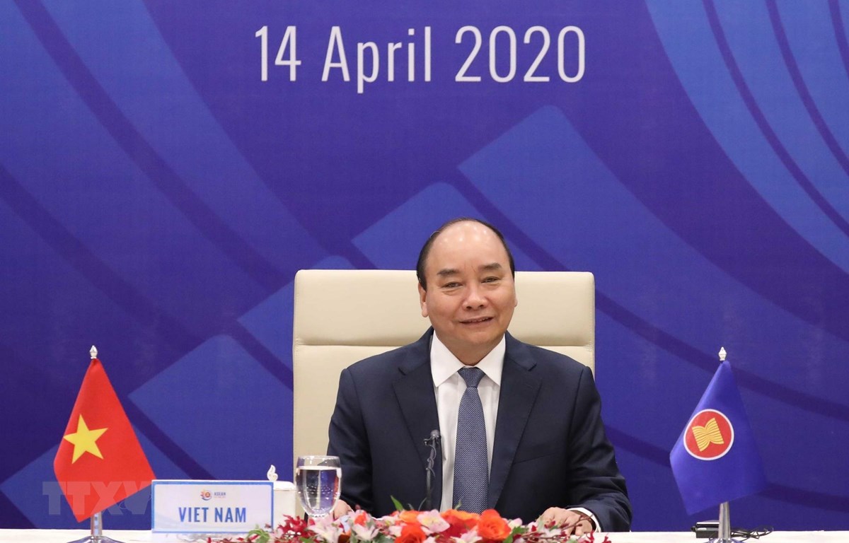 越南政府总理阮春福在东盟抗击新冠肺炎疫情特别峰会上致开幕词