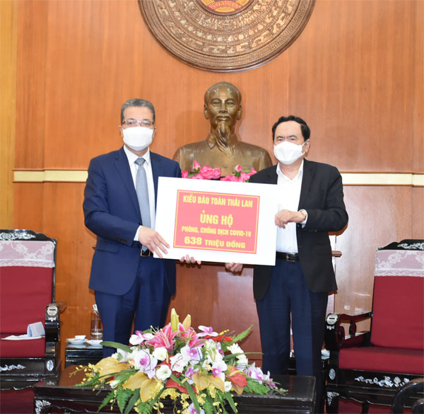 旅居泰国和韩国的越南人为越南疫情防控工作提供援助
