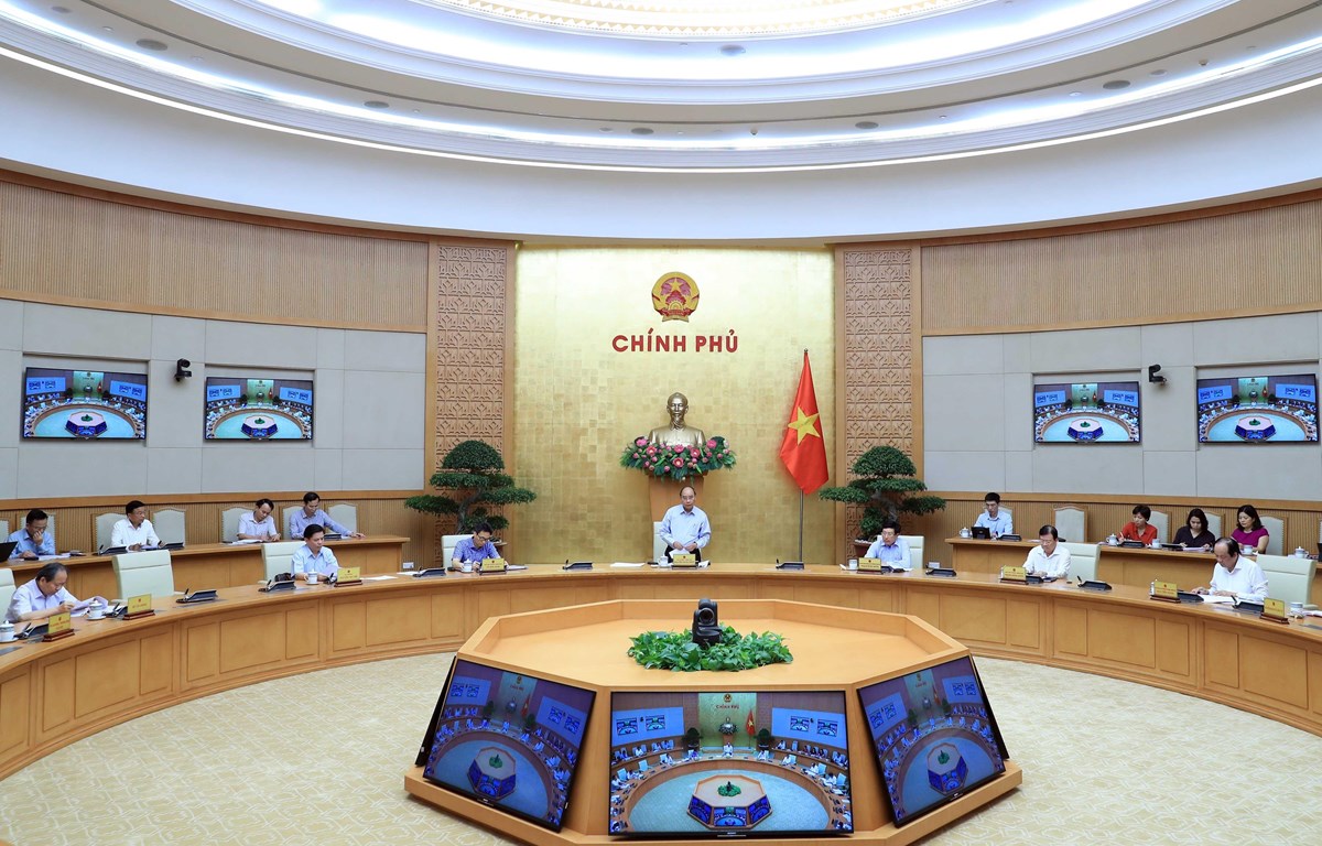 越南政府总理阮春福主持召开重点经济区发展会议