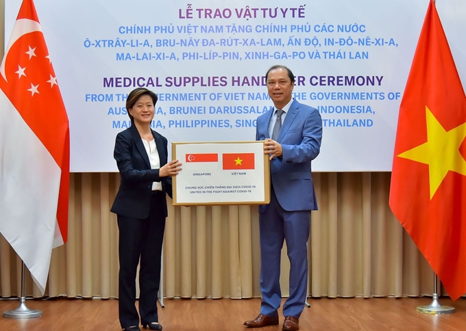 越南向8个国家赠送防疫物资