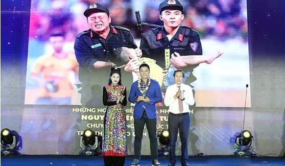 越南革命新闻日95周年：颁发“2019年新闻一瞬间”奖项