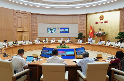 阮春福总理：越南将考虑恢复部分国际客运航班