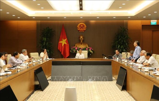 确保《越南史籍》和《越南国家地志》按期保质完成