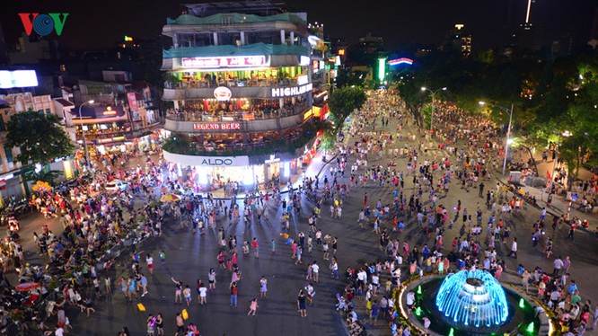 河内市还剑湖步行街——迷人文化的相约之地