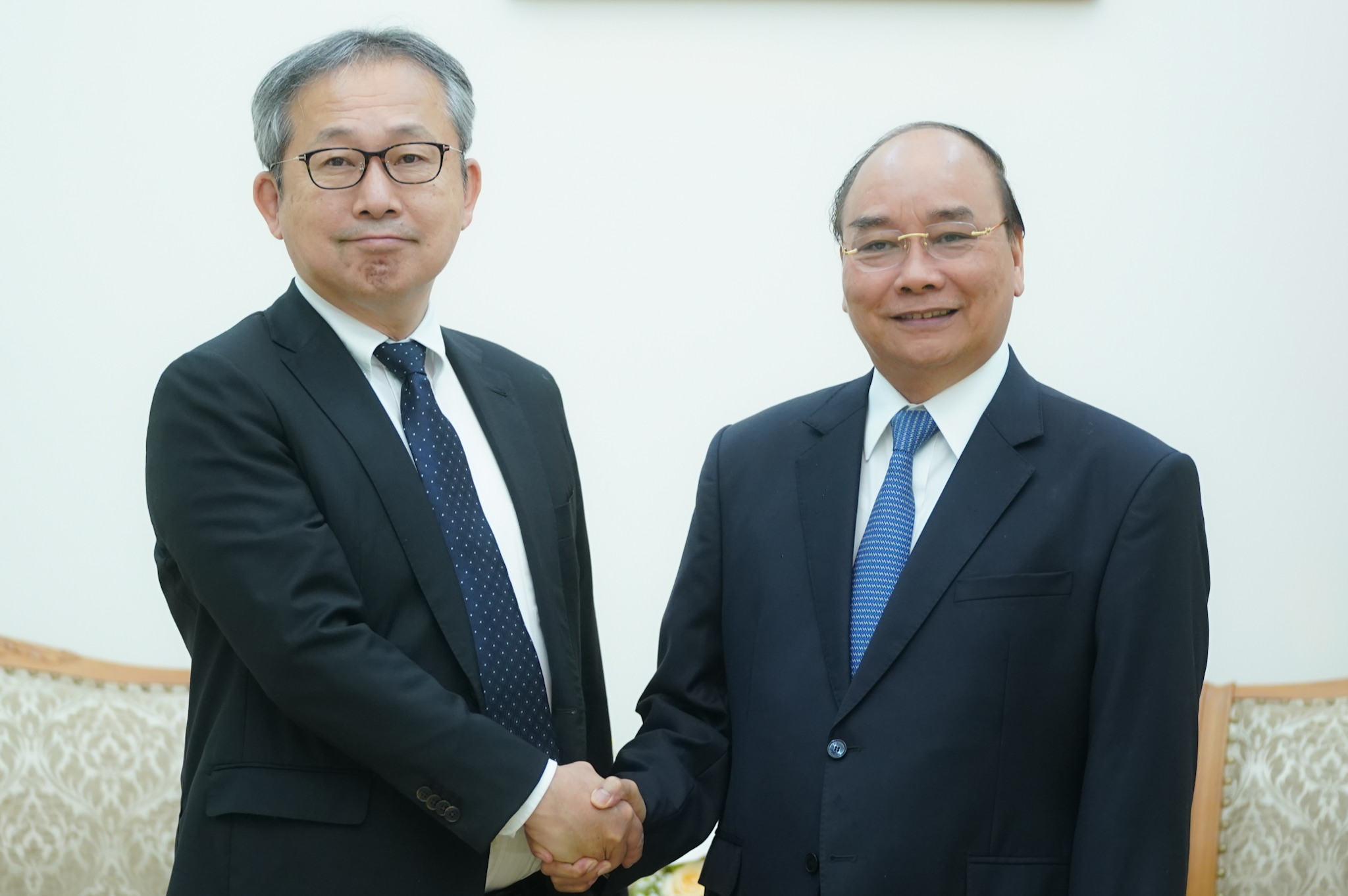 越南政府总理阮春福会见日本新任驻越大使山田贵雄