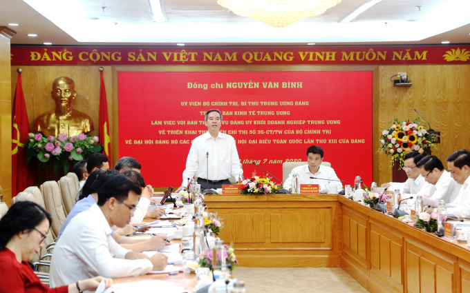 越共中央书记处工作代表团与中央企业党委举行工作会谈