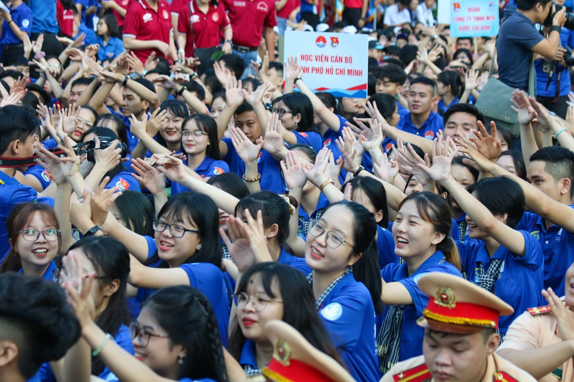 胡志明市正式启动2020年夏季志愿者活动