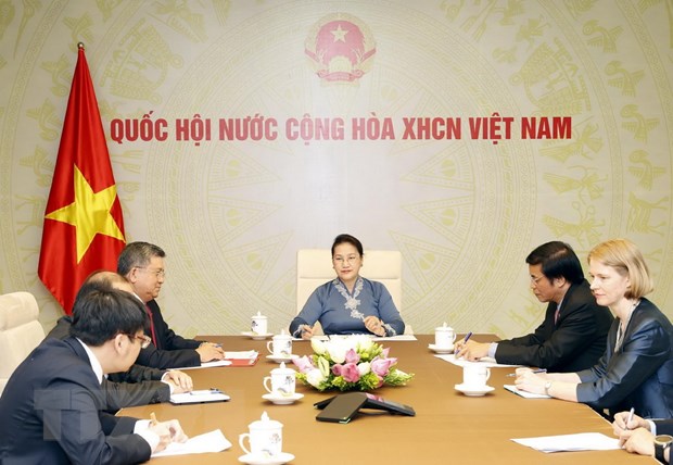 越南国会主席阮氏金银与新西兰议会议长进行电话会谈