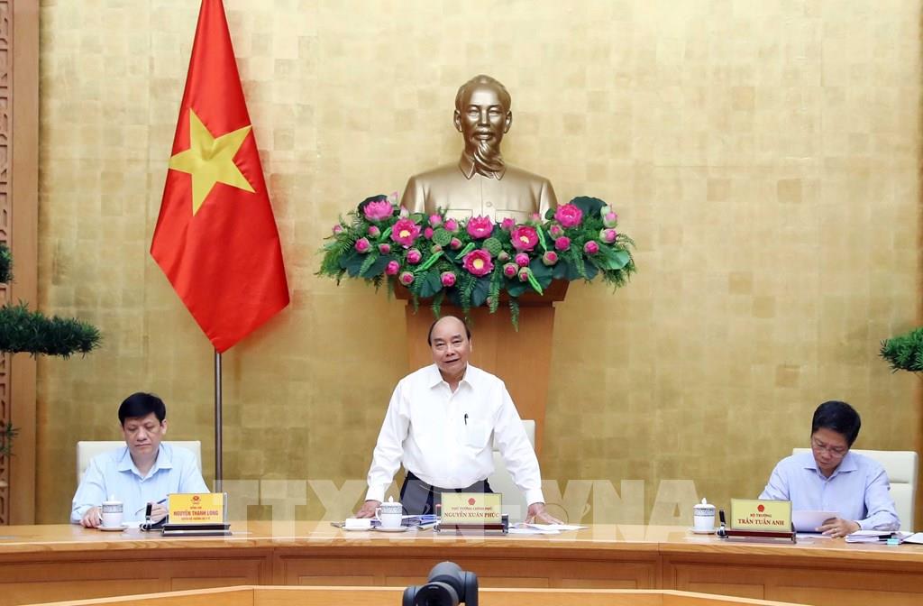 政府总理阮春福与平顺省主要领导干部举行视频会议
