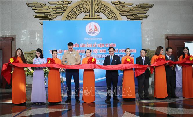 “越美关系正常化25周年”摄影展在广治省举行