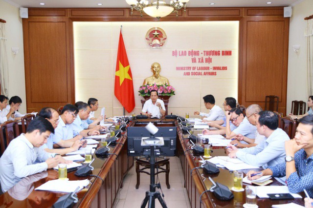 首次全国越南英雄母亲见面会在河内举行