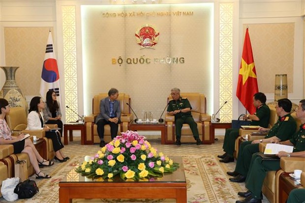 越南国防部副部长阮志咏会见韩国国际合作机构驻越南办事处首席代表