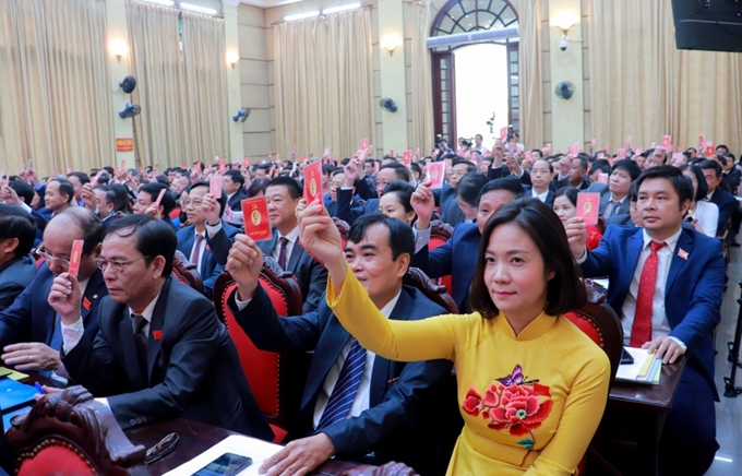 阮尹桓同志再次当选越共河内市直属机关委员会书记