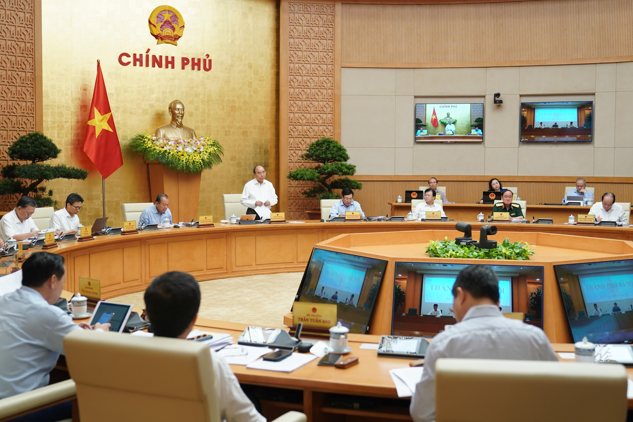 越南政府总理阮春福：不让经济被中断