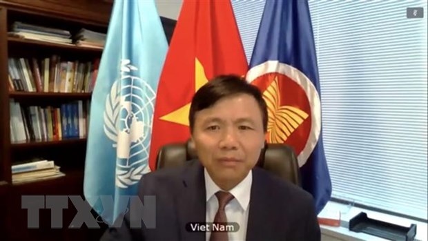 ​ 越南出席关于反IS恐怖主义的会议