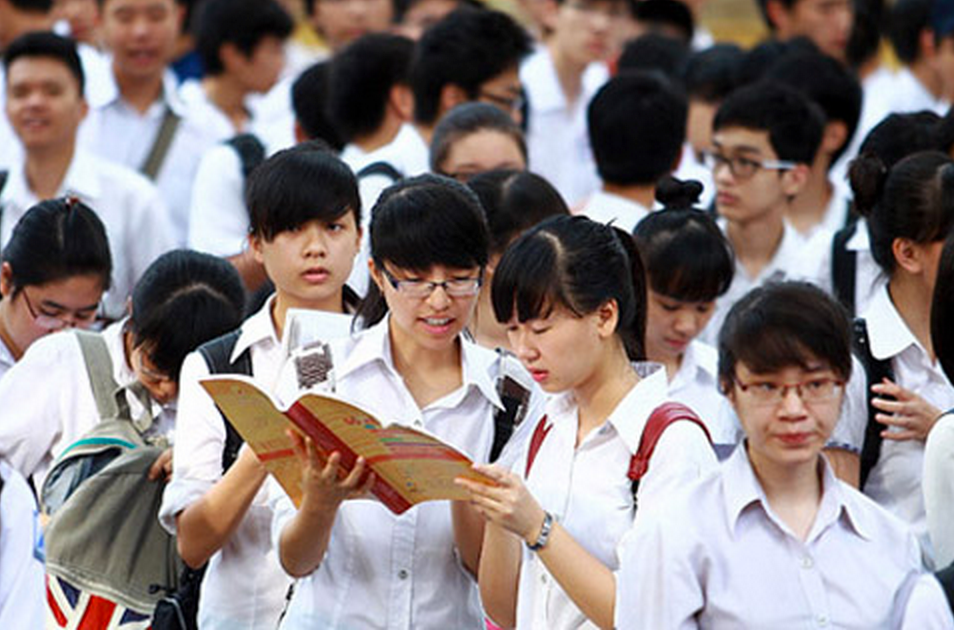高中毕业考试将分两批举行