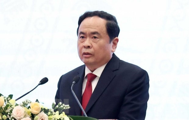 越南祖国阵线中央委员会主席向遭受第五号台风影响的各省致慰问电