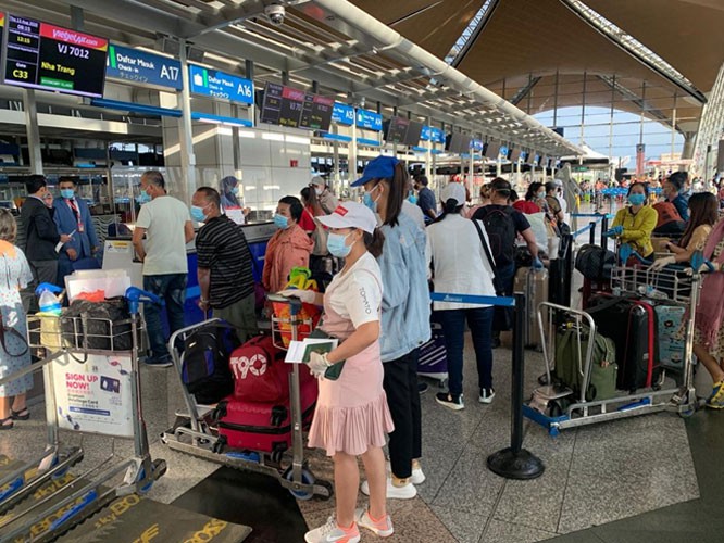 将在新加坡和马来西亚的越南公民接送回国