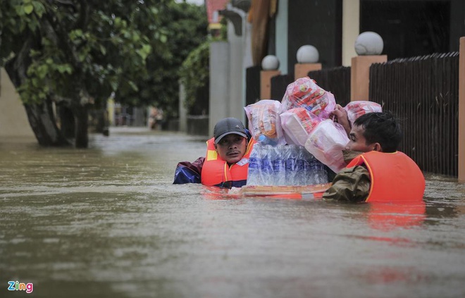 政府总理决定拨款5000亿越盾紧急救助中部灾区