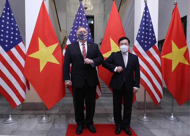 越南政府副总理兼外长范平明会见美国国务卿蓬佩奥