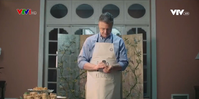 美国驻越大使体验越南传统月饼制作乐趣