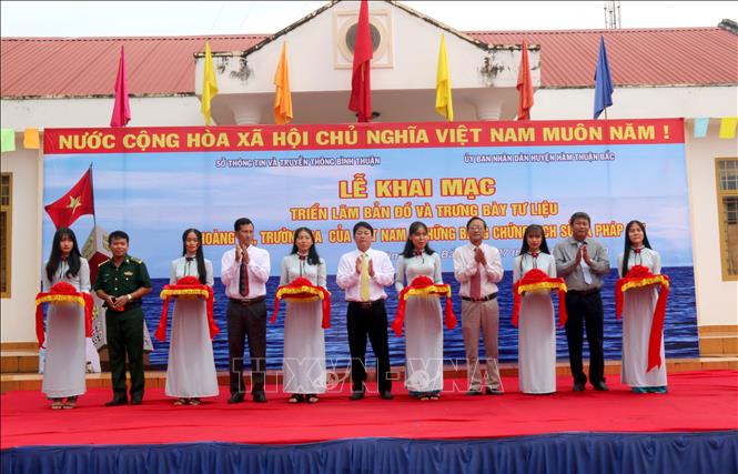 “黄沙长沙归属越南-历史证据和法理依据”图片资料展亮相平顺省