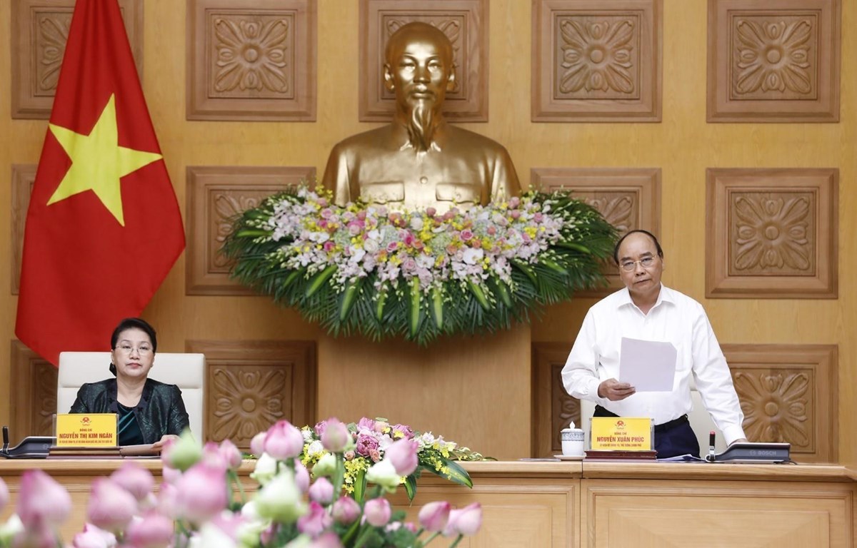 越南政府党组和国会党组召开会议为国会第十次会议做准备