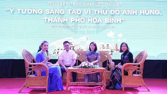 河内市举行“致力建设英雄首都、和平城市的创新创意”写作比赛颁奖仪式