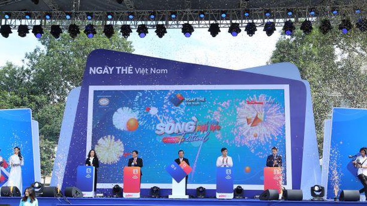 非现金支付日在河内举行