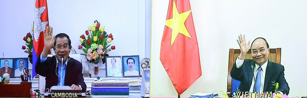 越南政府总理阮春福与柬埔寨首相洪森举行视频会谈