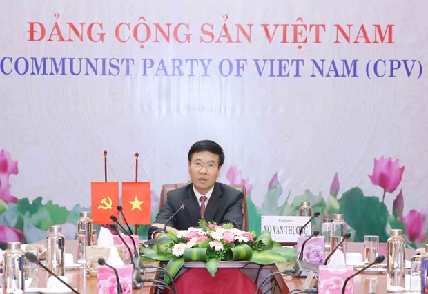 越共中央宣教部部长与古巴共产党中央思想委员会主任进行视频会谈