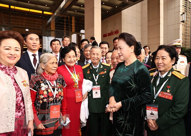 越南国会主席阮氏金银会见第十次全国爱国竞赛大会参会代表
